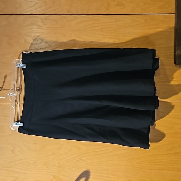Black Knee Length Skirt - Picture 1 of 3
